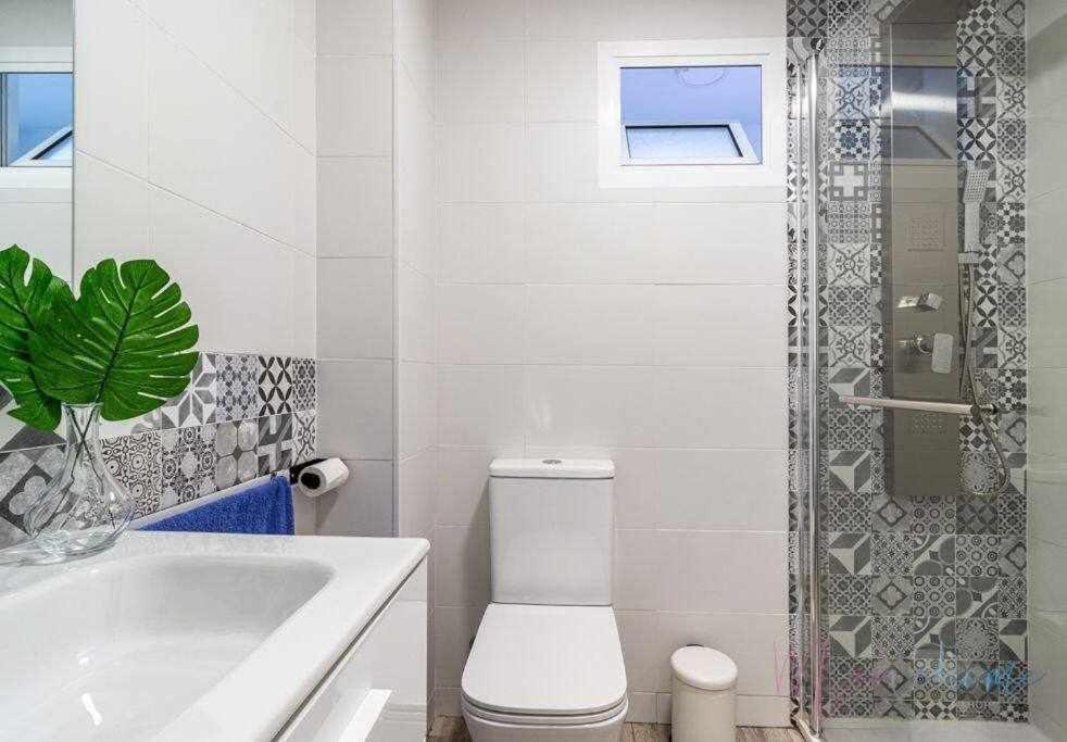 Apartamento 1 En Estadio Sevilla 6 Plazas Y Metro Kültér fotó